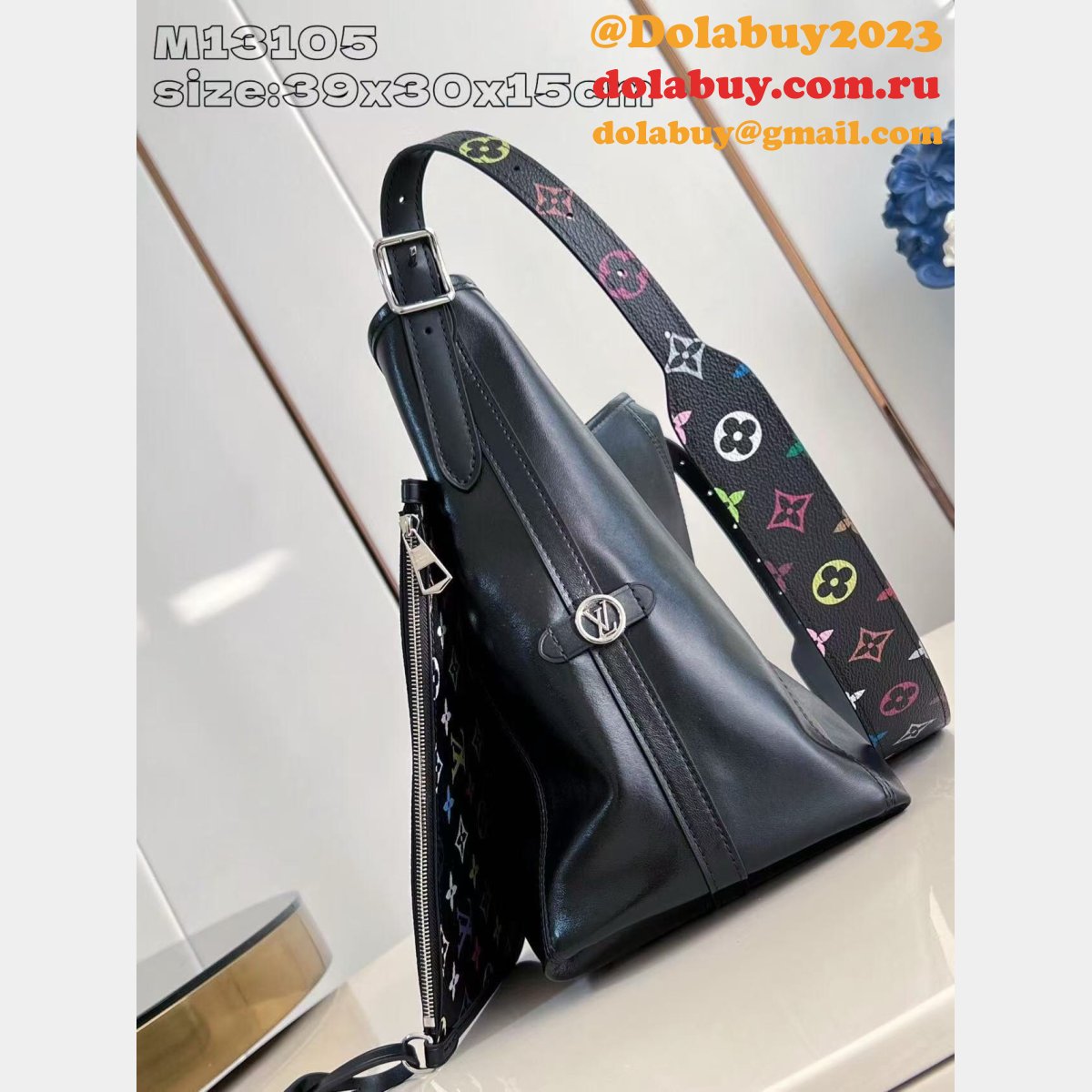 Fashion Louis Vuitton Fake Vibe CarryAll Cargo M25143 Bag