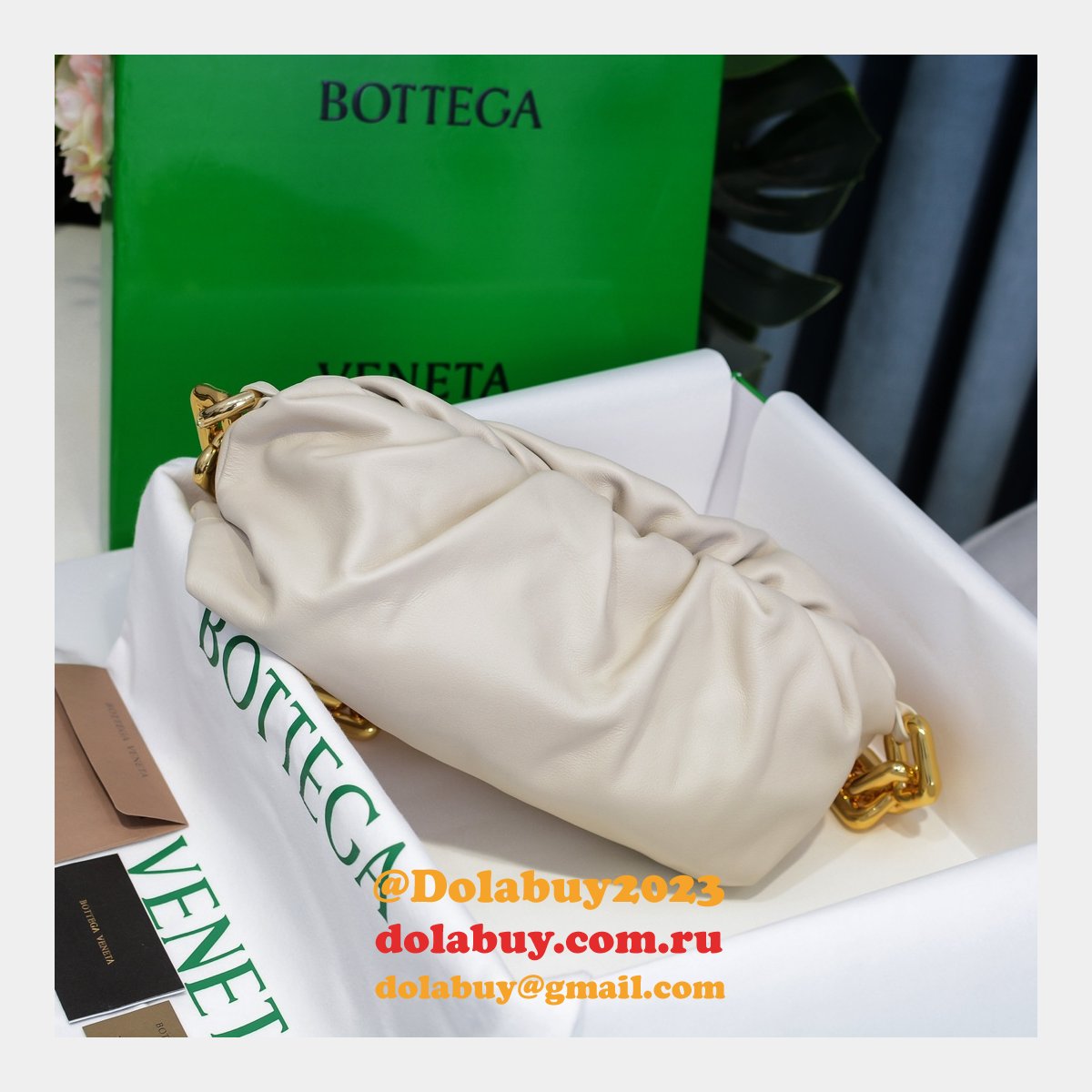 where to find the best replicas b0tte*a Ven*ta 30cm chain pouch bag dupes