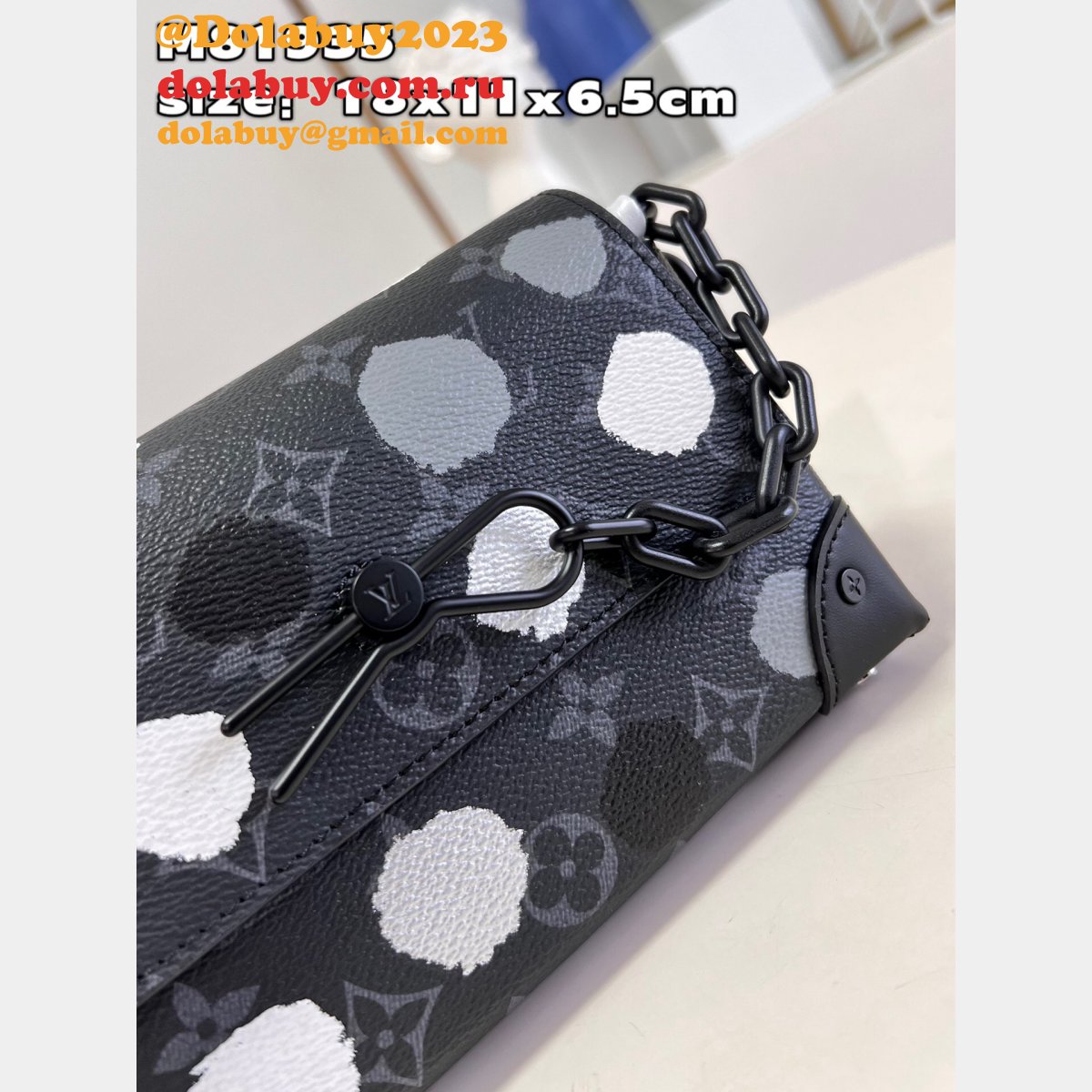 Louis Vuitton Replica M81935 LV x YK Steamer Wearable Wallet