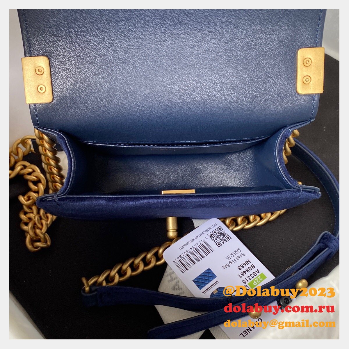 Wholesale Cheap 1:1 Replica AS3315 Messenger Boy Handbags