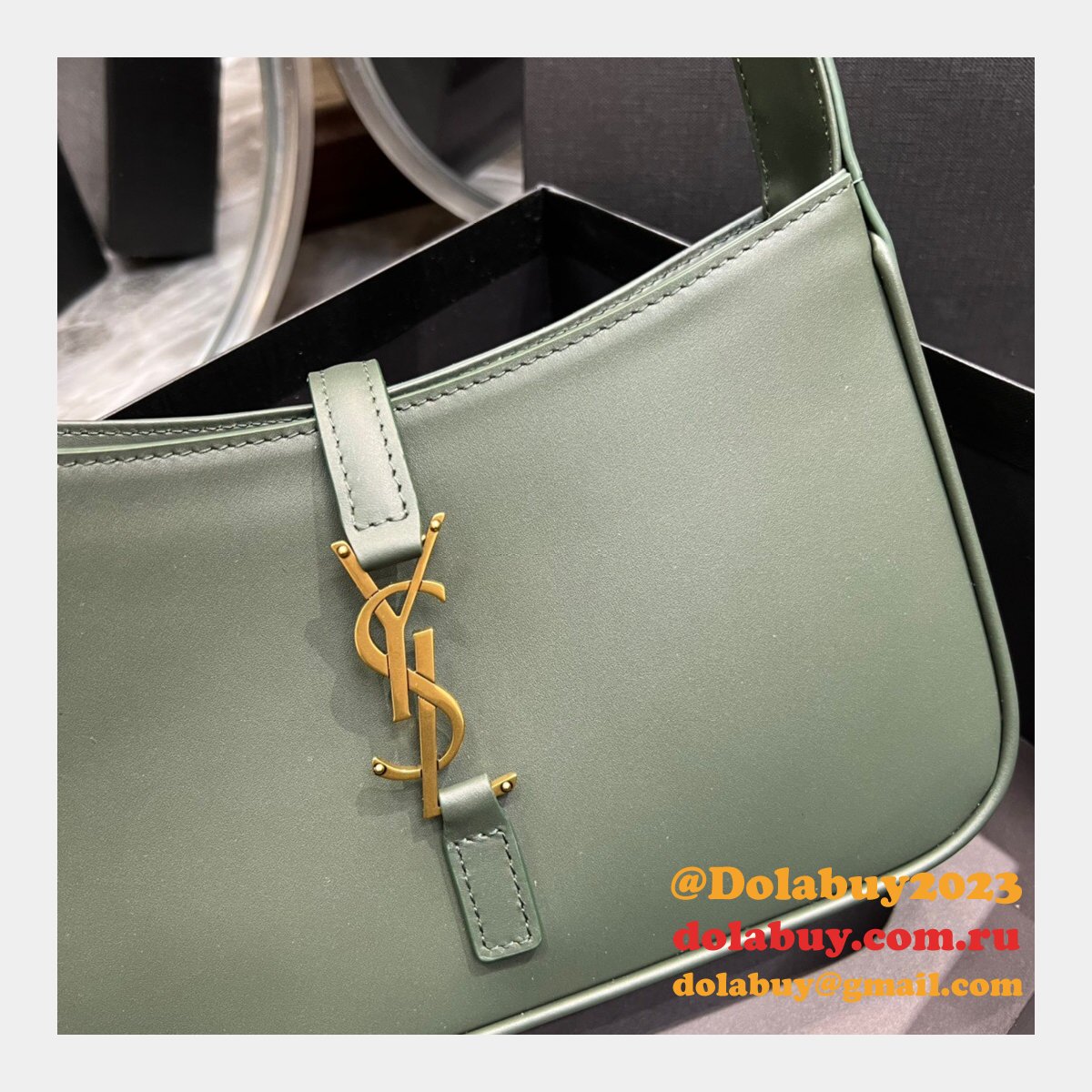 UK Quality Replica Yves Saint Laurent LE 5 À 7 HOBO 657228 BAG