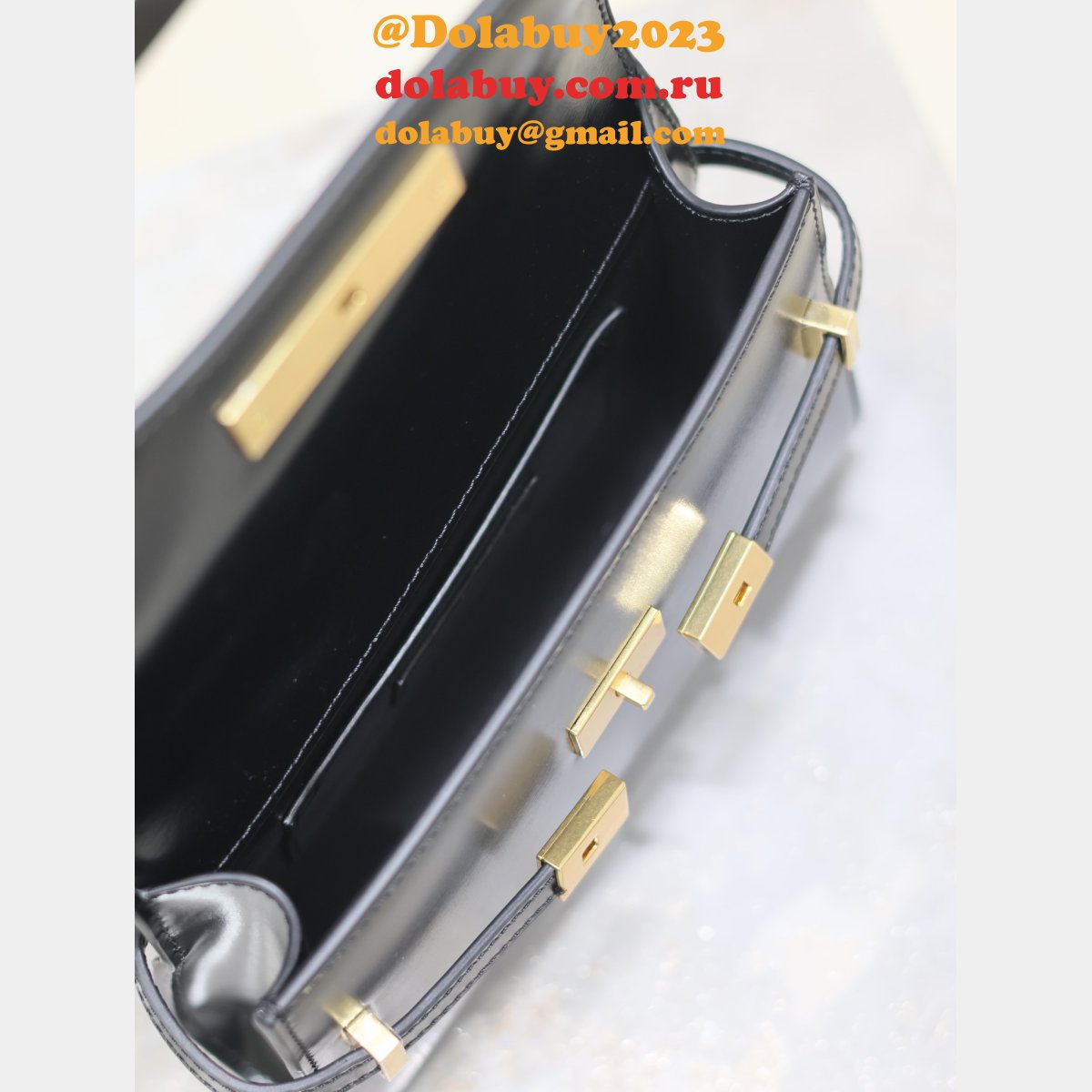 Replica Saint Laurent Manhattan Baguette Mini 727766 Bag 19CM