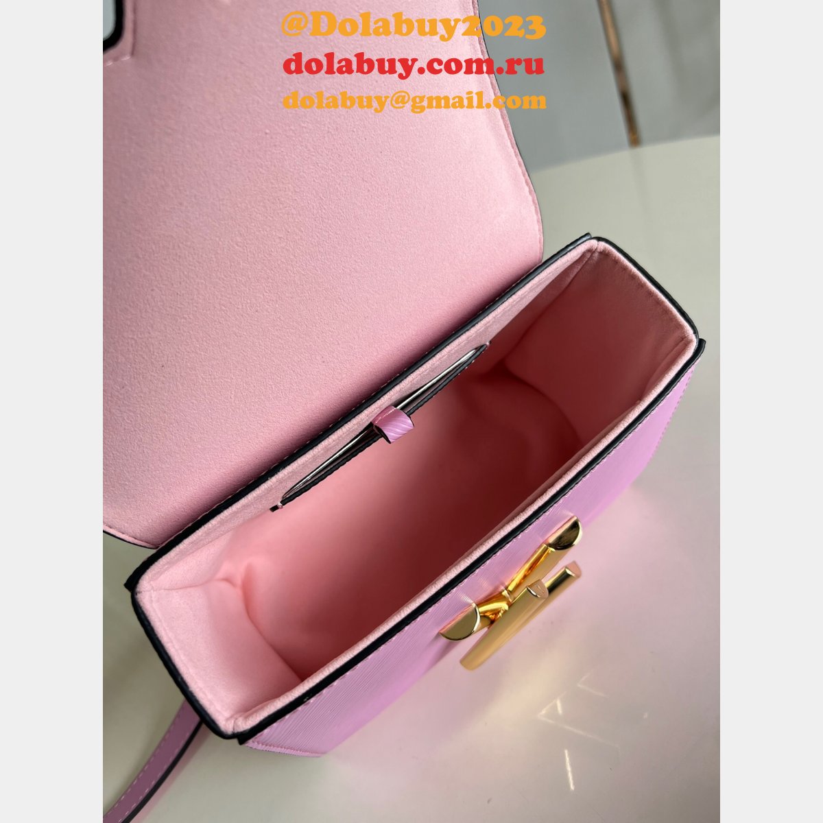 Cheap Louis Vuitton Twist PM Shoulder M50332 Bag From China UK