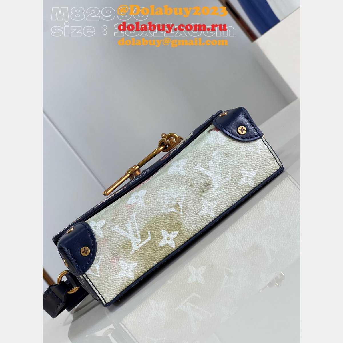 Vertical Trunk Wearable Wallet M82900 Designer Louis Vuitton Replica Bag