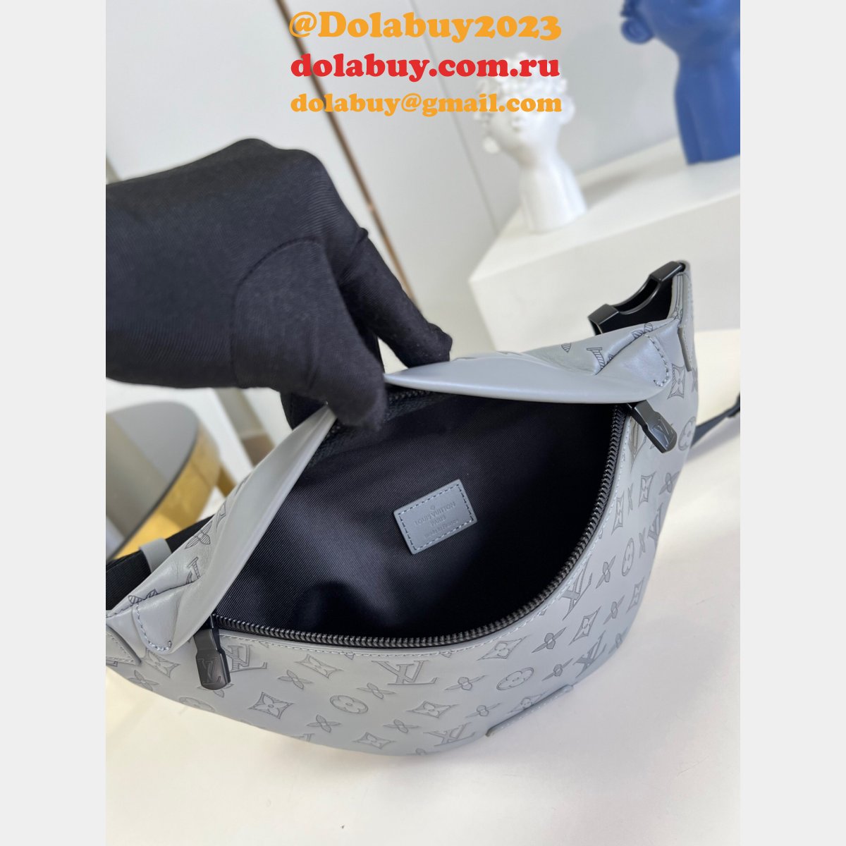 The Best Louis Vuitton Discovery Bumbag G65 Men M46108 Replica Bags
