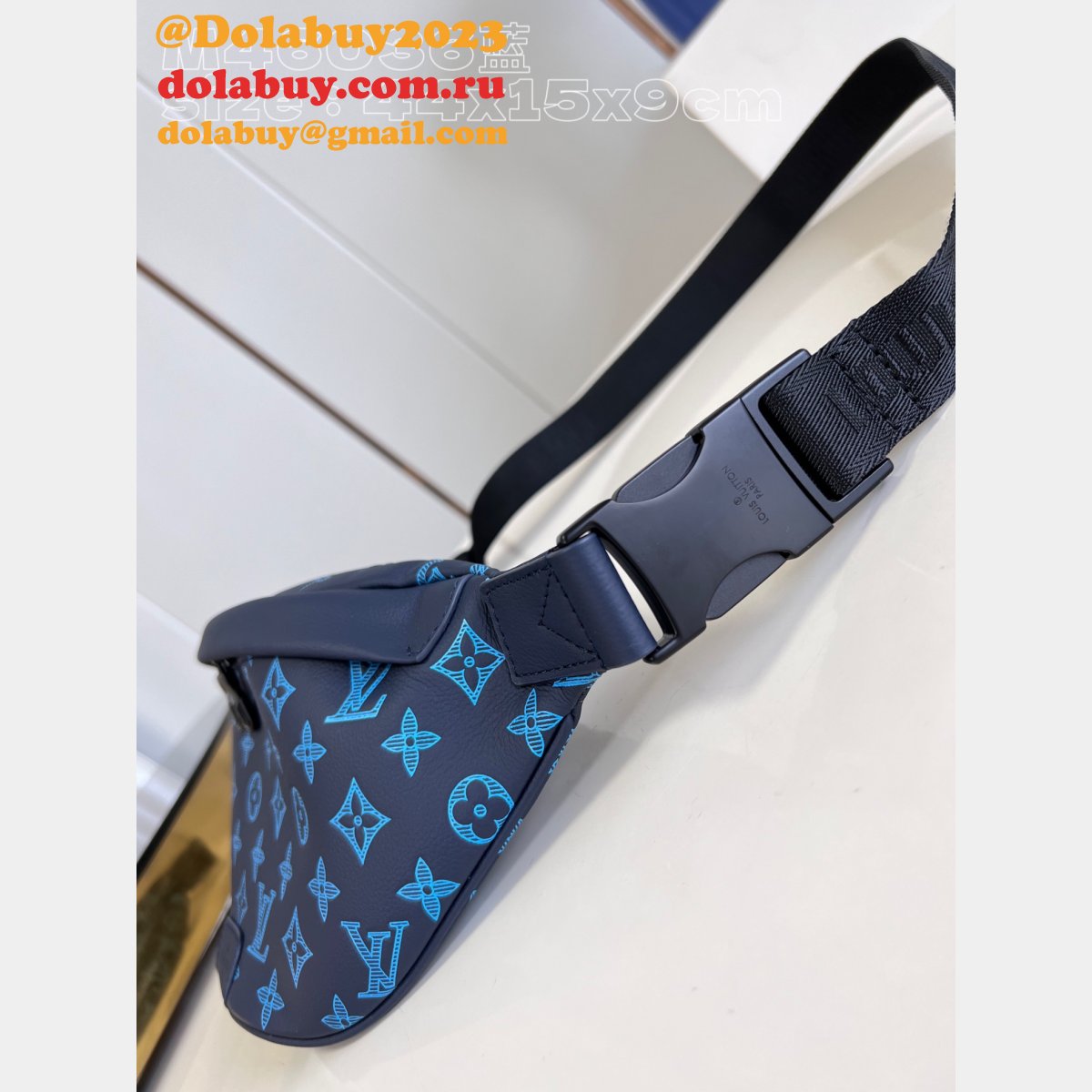 Discovery Bumbag Duplicate M46036 Louis Vuitton Shadow Bag