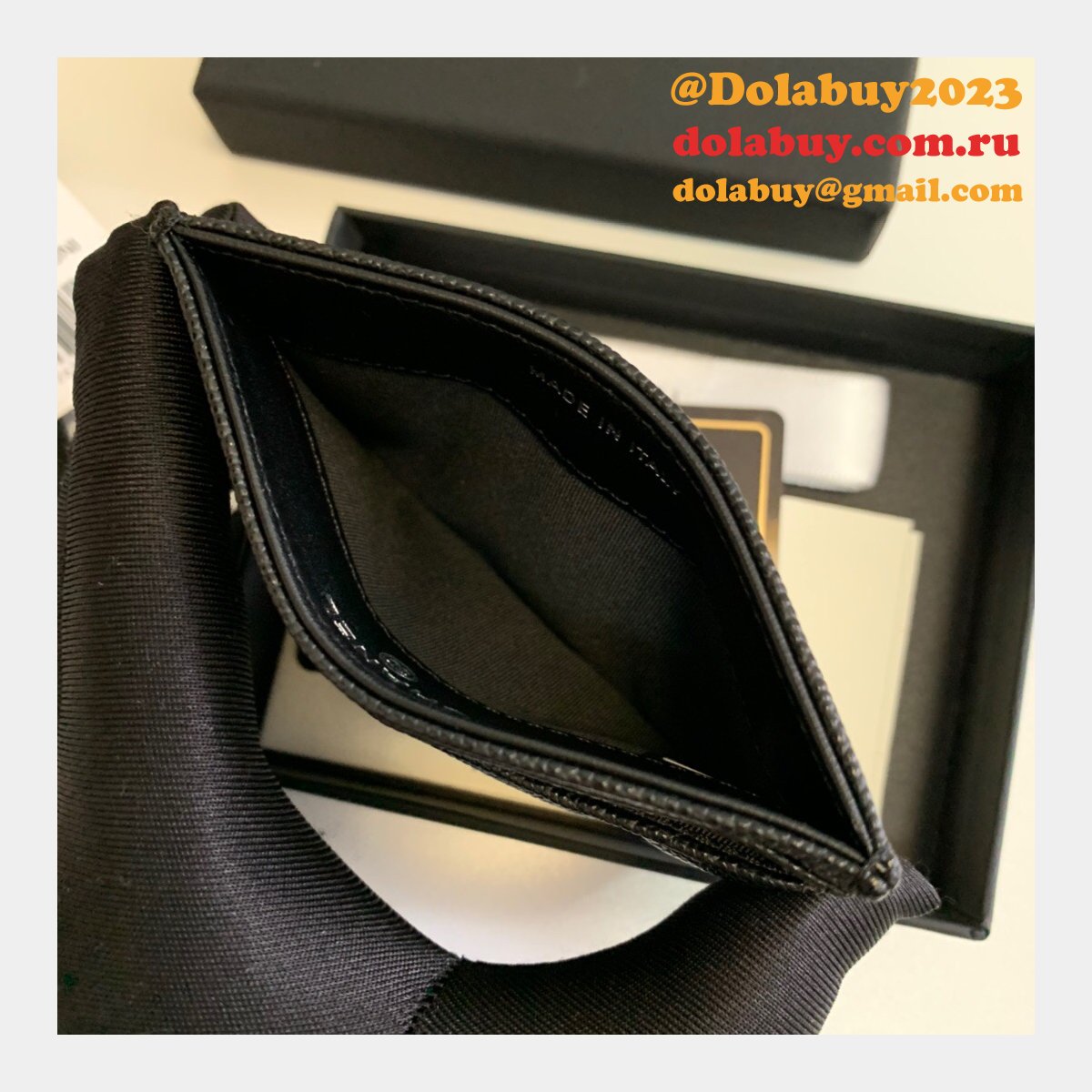 Replicas AP1967 Black/White Card Holder Grained Calfskin Fake Bags