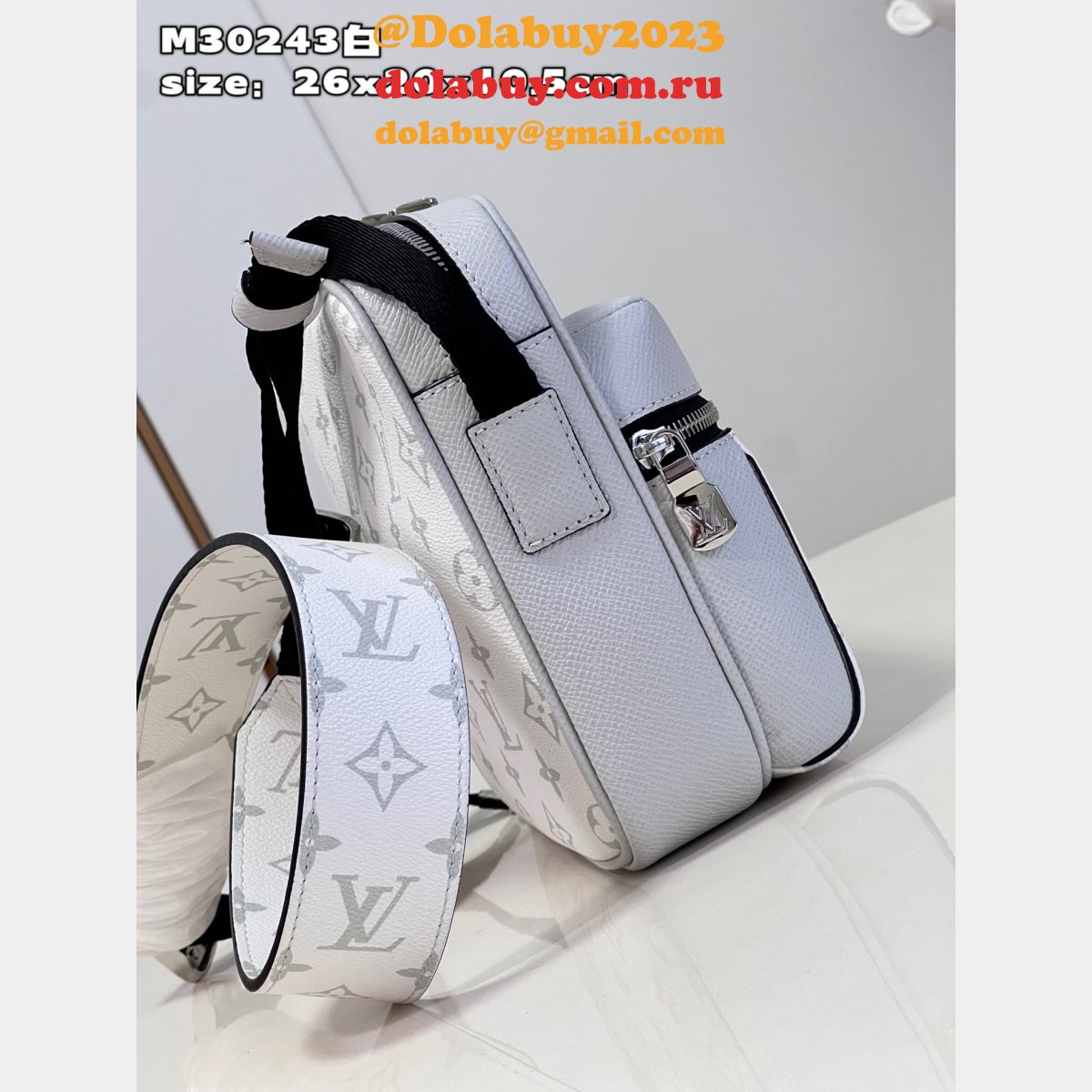 Designer Louis Vuitton Replica Outdoor Messenger Taigarama M30243 Bag