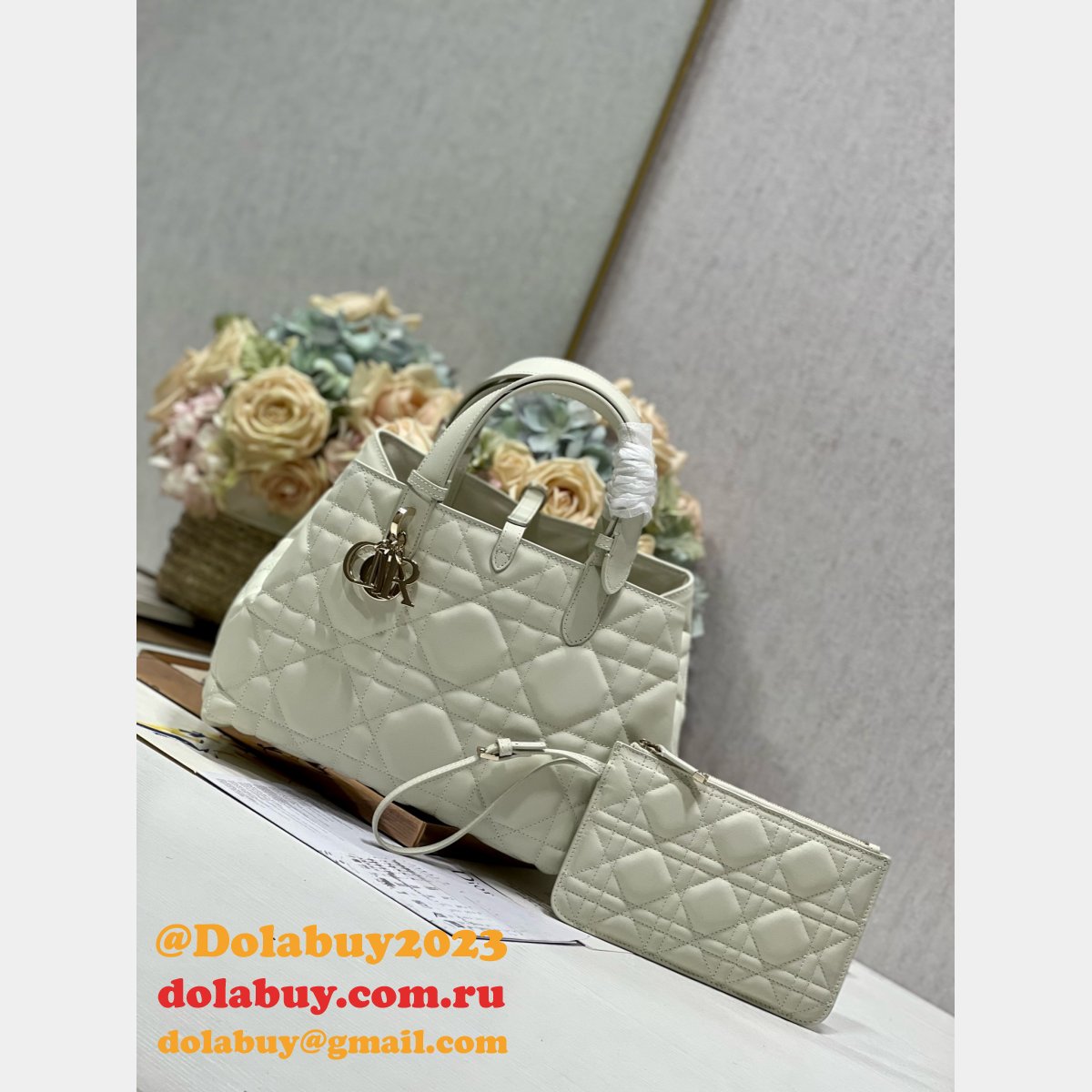 Discover Perfect Brand Replicas Dior CD Lock Toujours 1188/2823 Bag