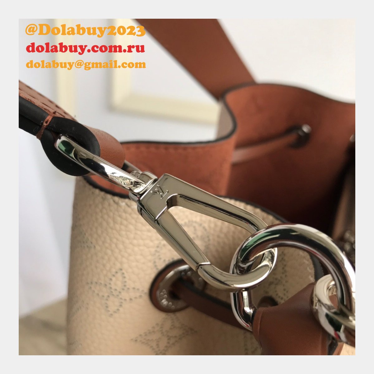 Best M55801 Louis Vuitton Muria Mahina Leather Galet Bag