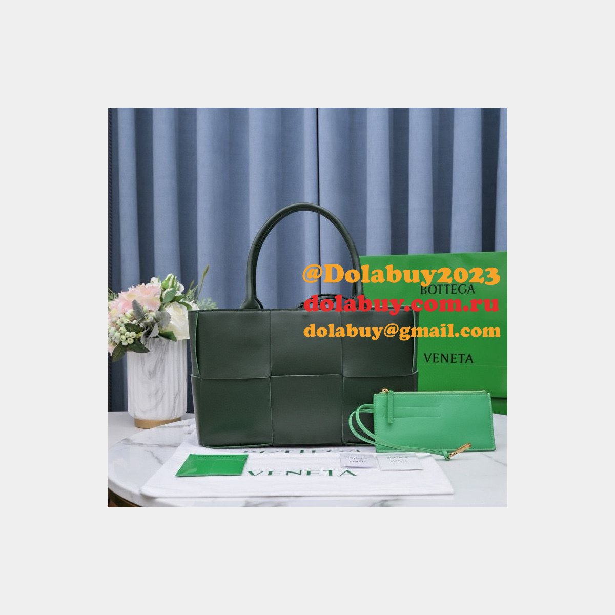 luxury b0tte*a Ven*ta medium arco tote bag 36cm