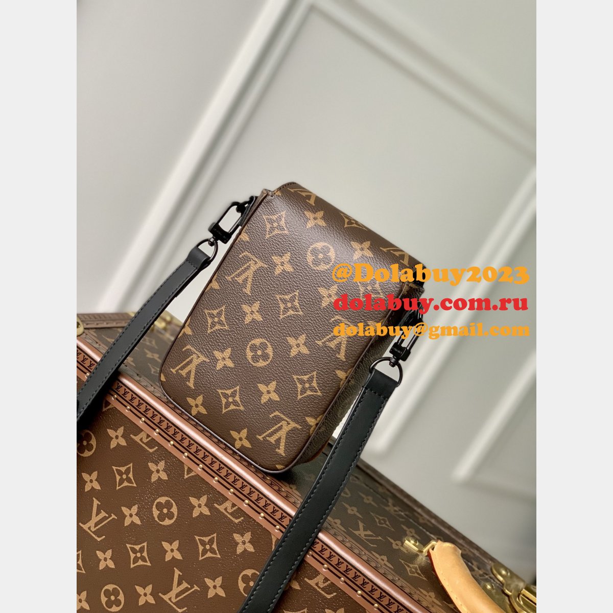 S-Lock Vertical wearable wallet M81522 Louis Vuitton Luxury Bag