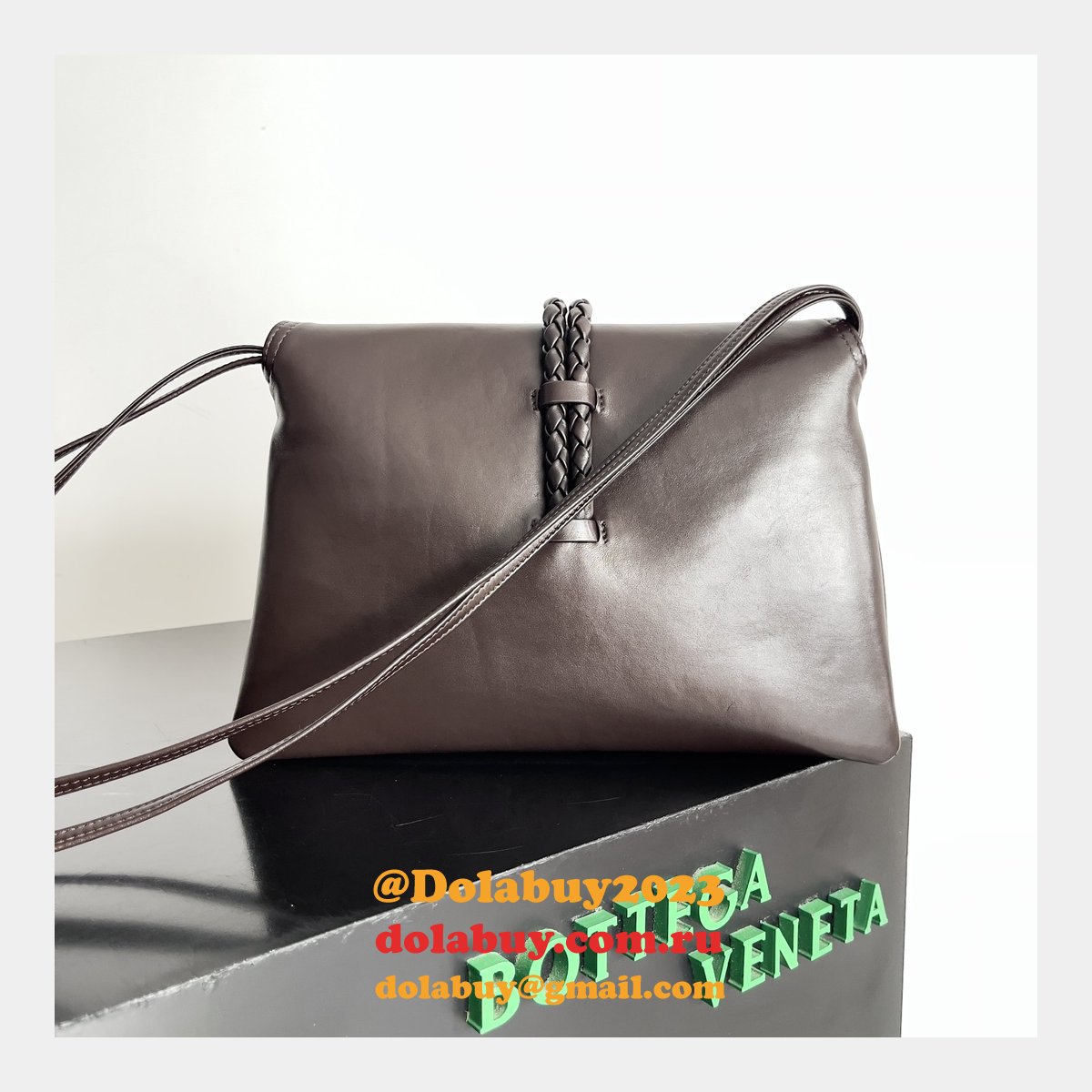 best b0tte*a Ven*ta medium liberta replica bag