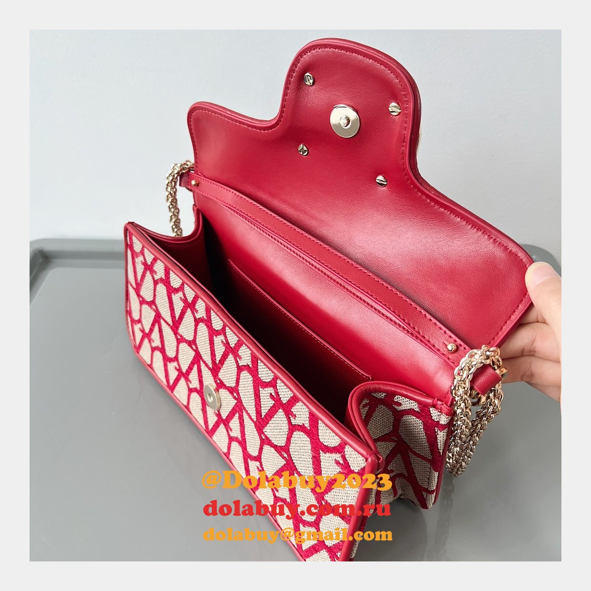 Shop Valentino Garavani 1133 Locò VLogo Signature Replica Bags Sale