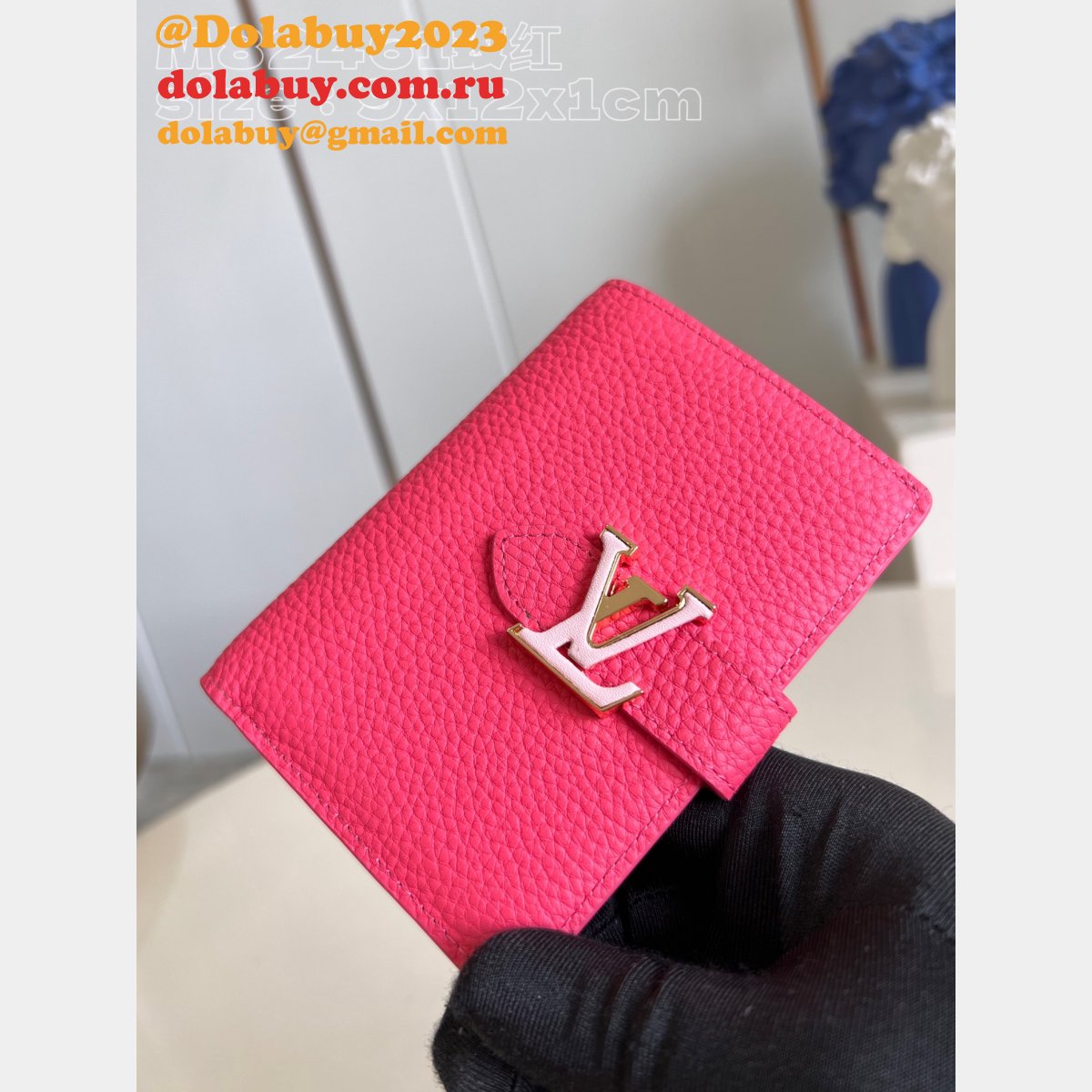 LV M82144/M82198/M82461/M81561 Vertical Compact Wallet Capucines
