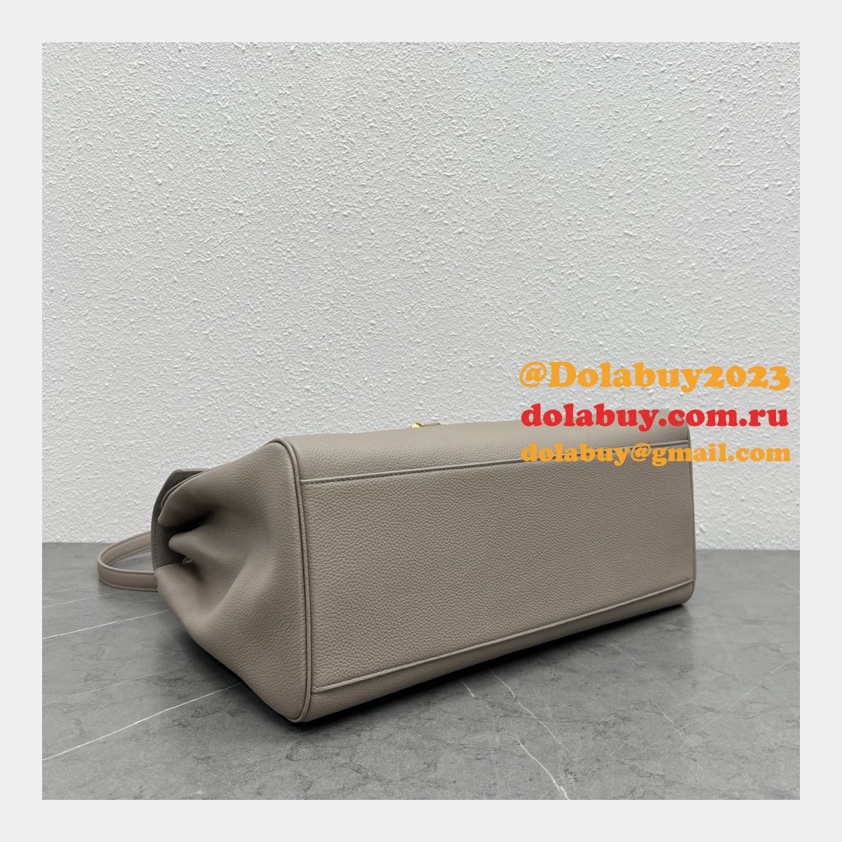 Best Replica CELINE SOFT 16 Office togo leather handbag