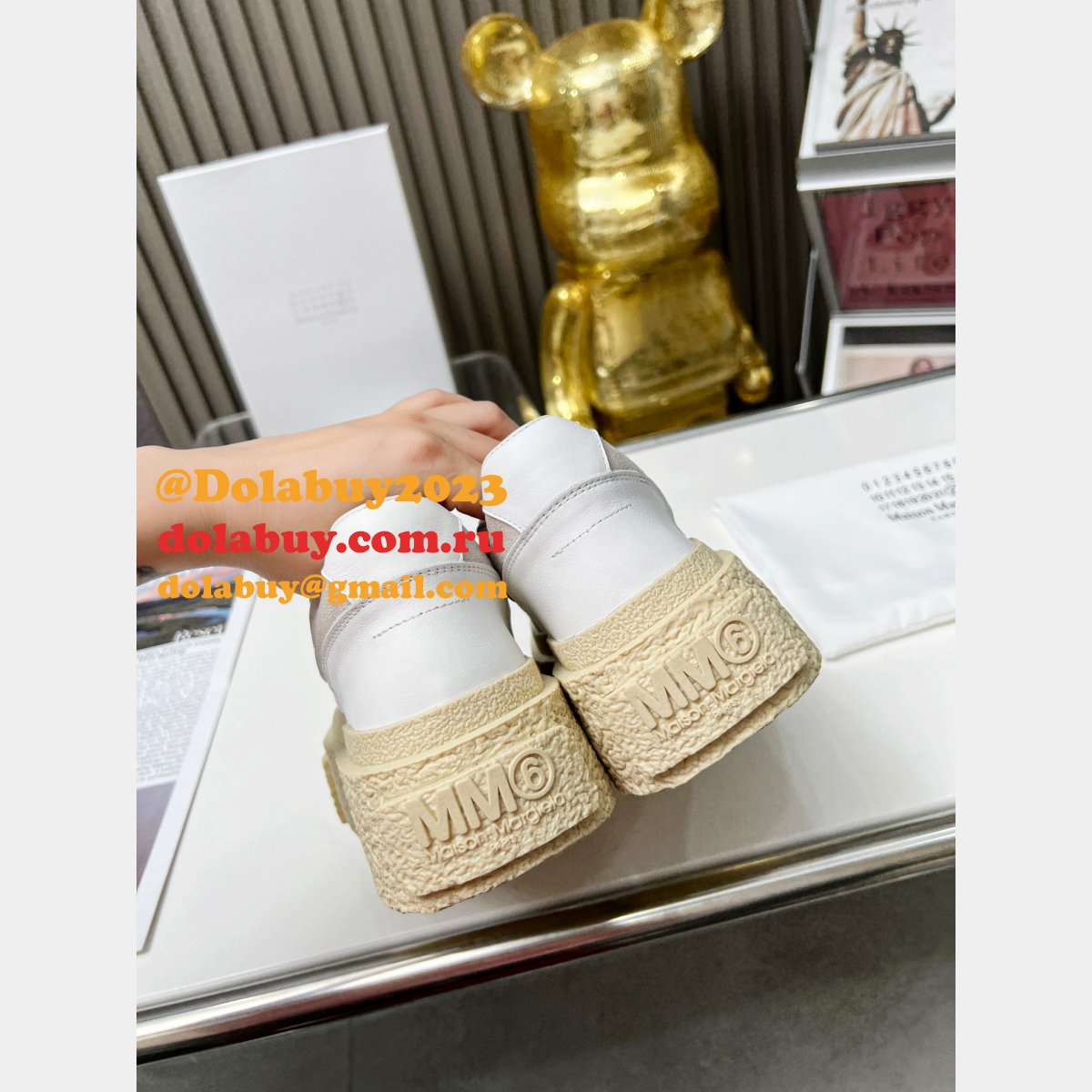 replica ma*s*n Ma*i*la perfect sneakers men/women online sale