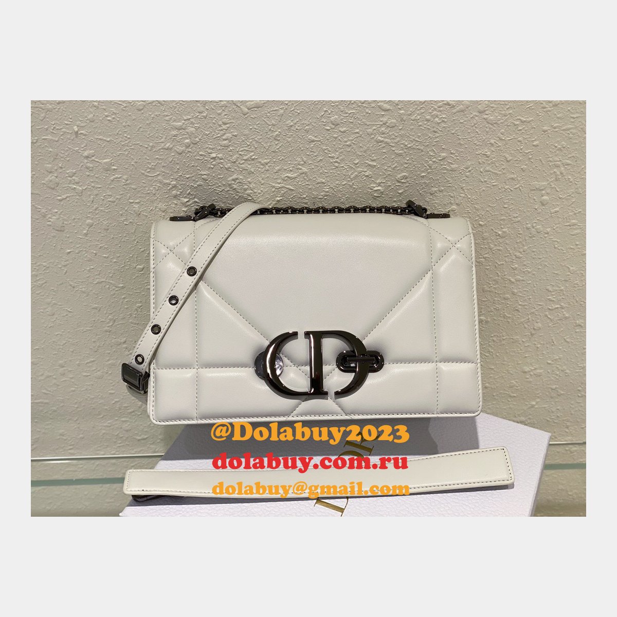 Christian Dior AAA+ Replica M5821 The Best Tote Bag