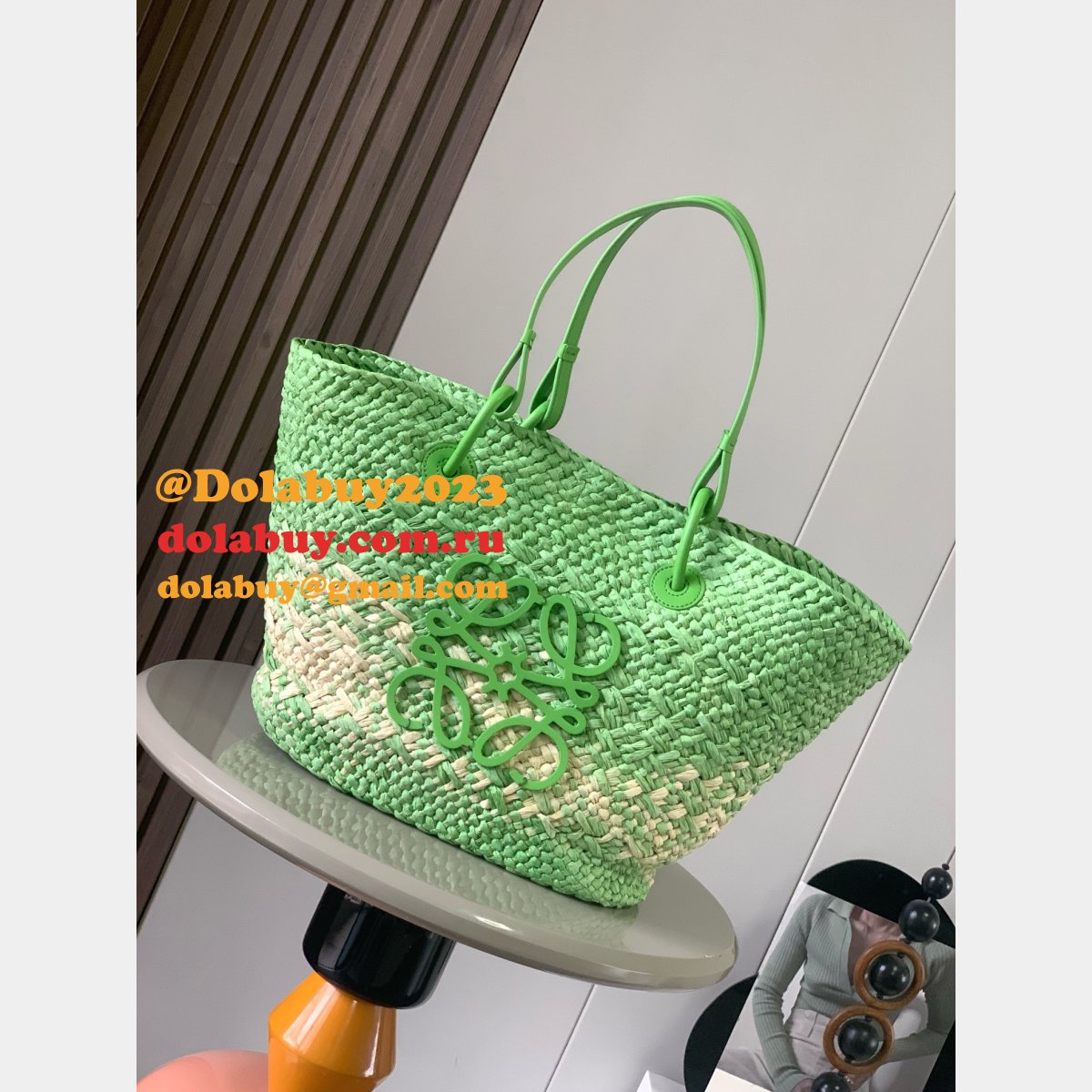 Perfect loewe Anagram Basket bag in iraca palm and calfskin 8008