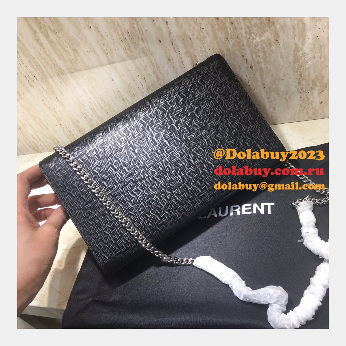 YSL Saint 5868006 24cm Elegant Shoulder Bags