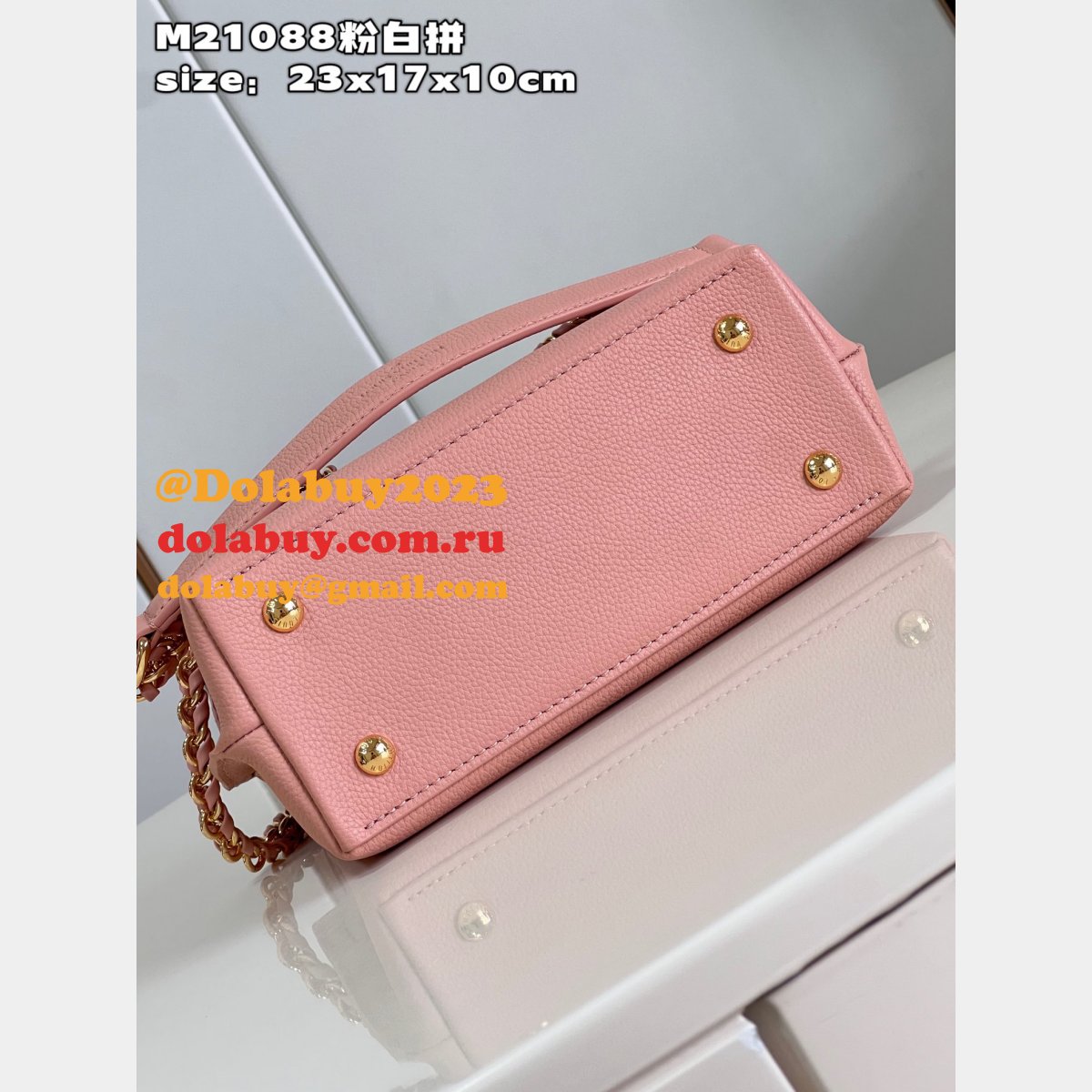 LockMe Ever Louis Vuitton 1:1 Mirror M22626 Luxury UK Bag