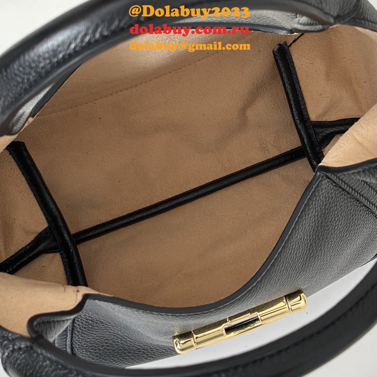 duplicate 837467 G*u*i softbit small shoulder aaa+ black bag