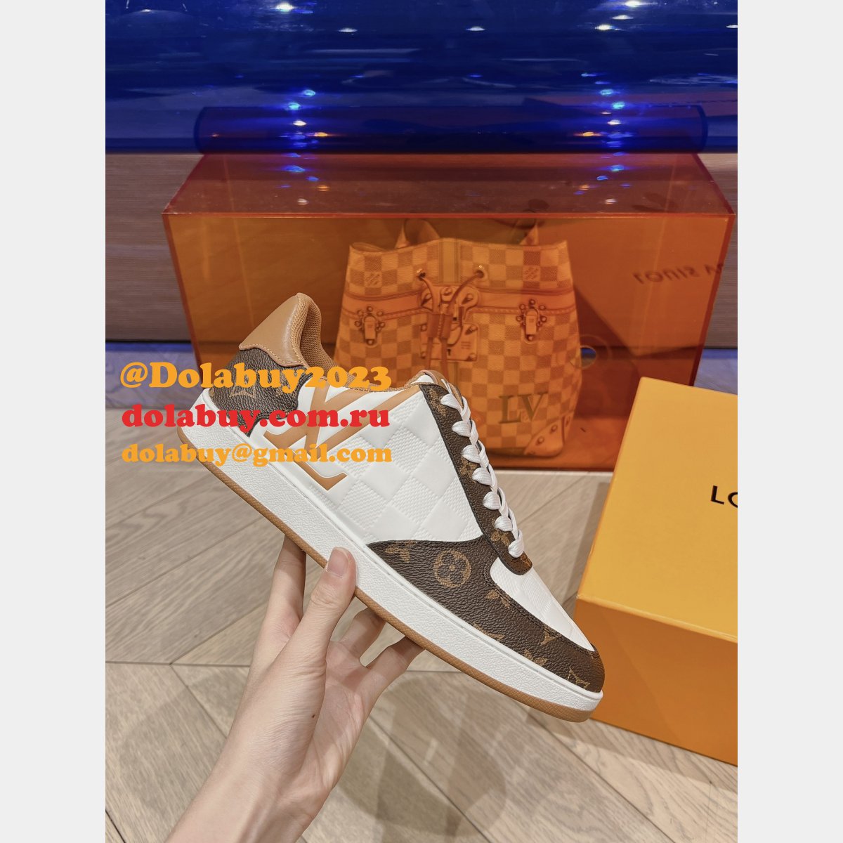 Luxury LOUIS VUITTON Rivoli Sneaker Fashion