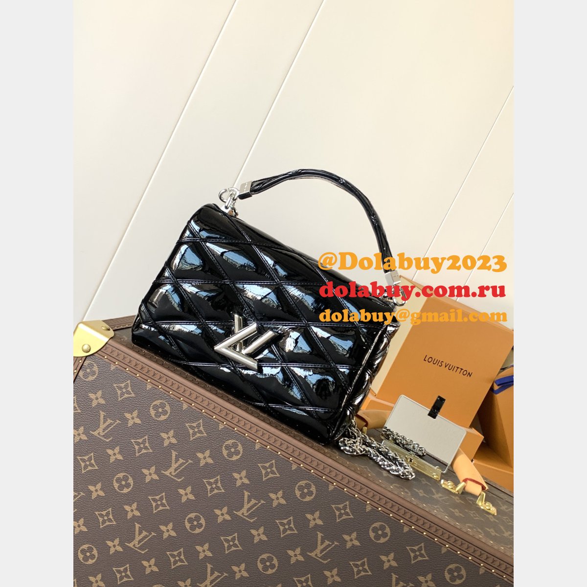 7 Star Luxury Patent Lambskin GO-14 Louis Vuitton Replica Twist Bag