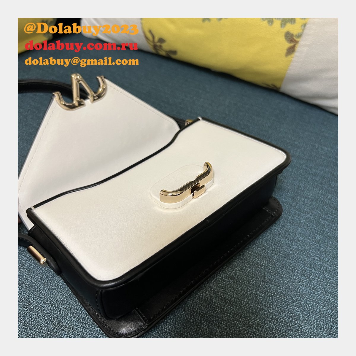 Wholesale VALENTINO GARAVANI LETTER VLOGO SIGNATURE handbag