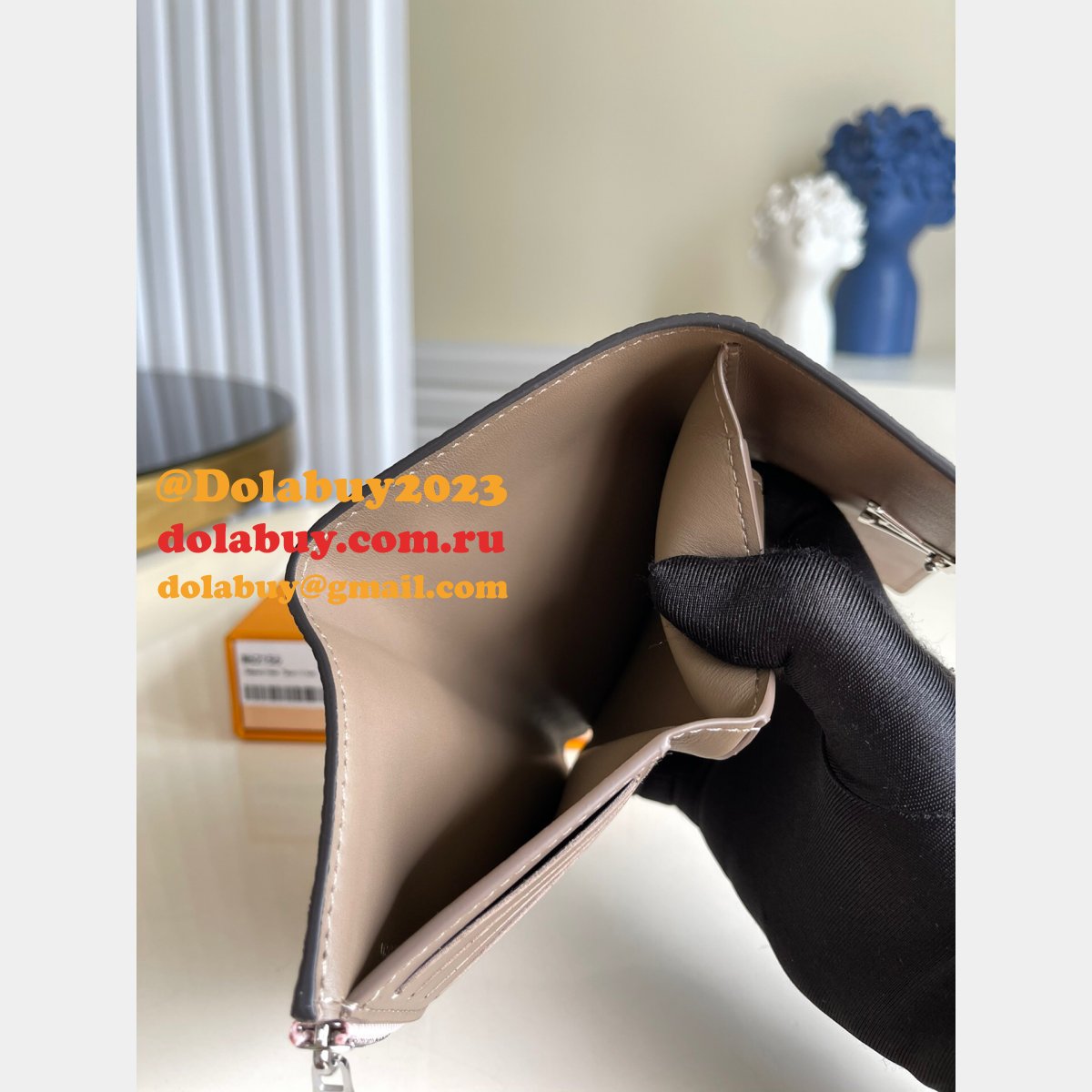 UK Louis Vuitton Best M62157 Capucines Wallet Luxury Taurillon Leather