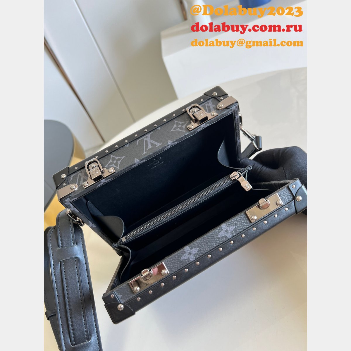 Louis Vuitton Replica Perfect Clutch Box Trunks and Travel M20251 Bag