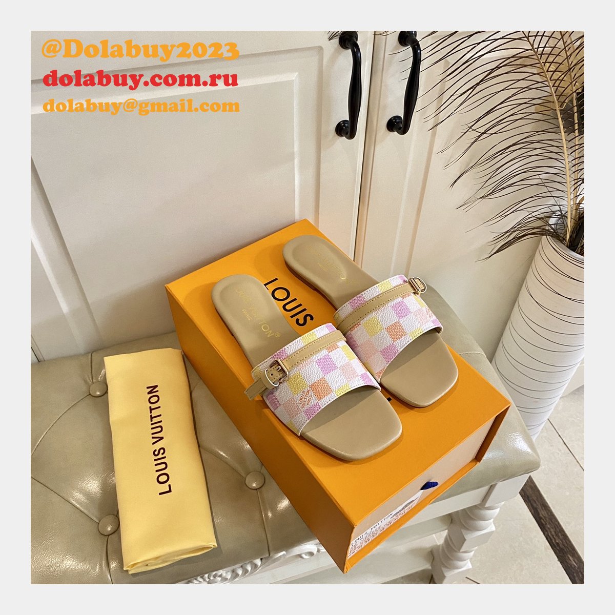 Designer LOUIS VUITTON Neo Revival Flat Mule