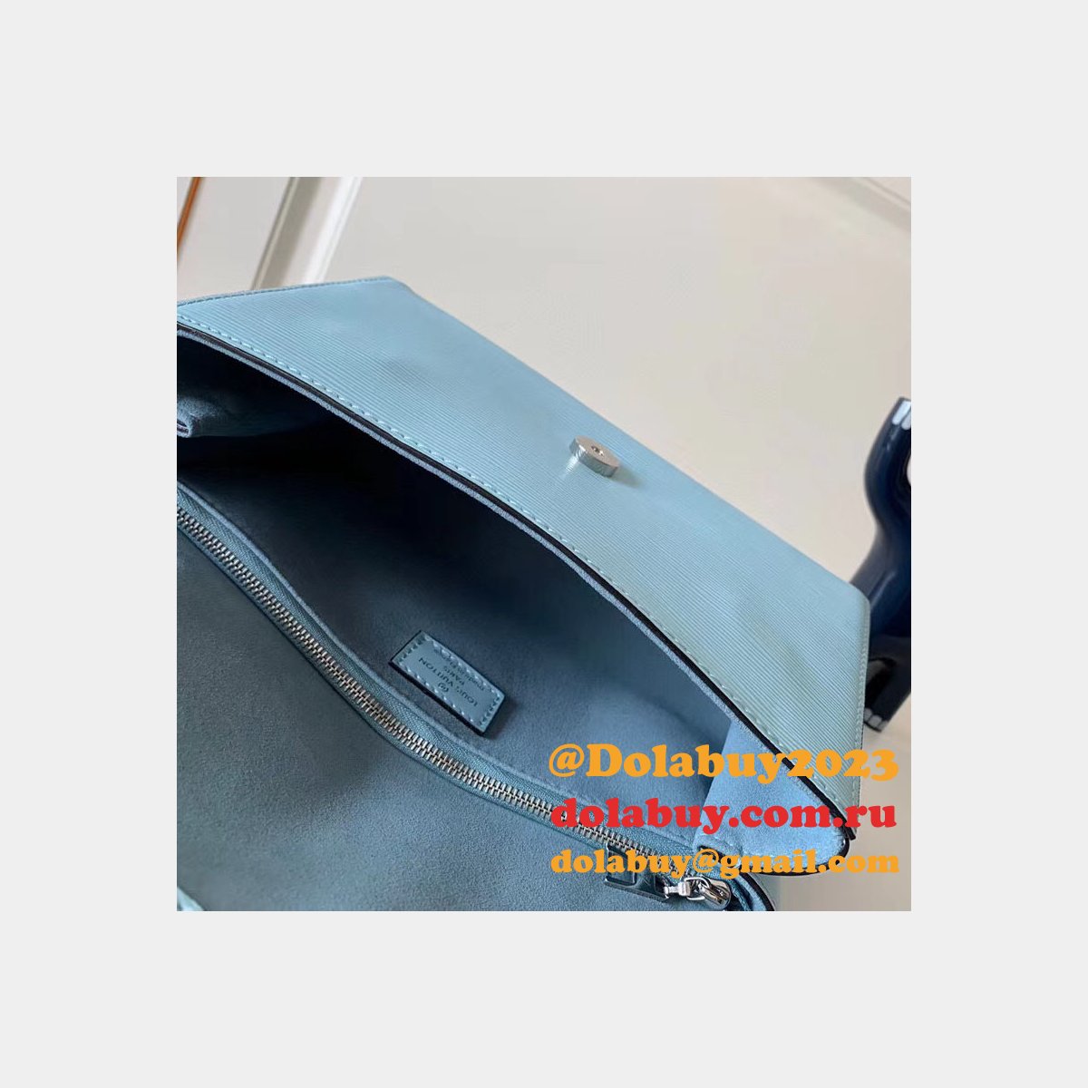 Luxury Louis Vuitton Pochette Grenelle Epi M55981 Leather