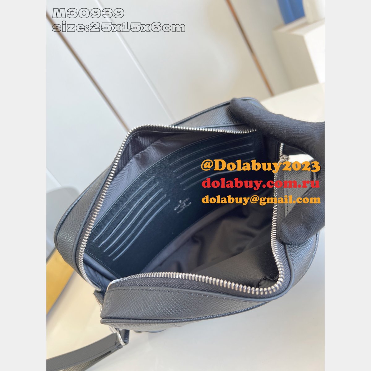 Louis Vuitton Pochette Kasai M30939 Luxury Taiga Leather Black