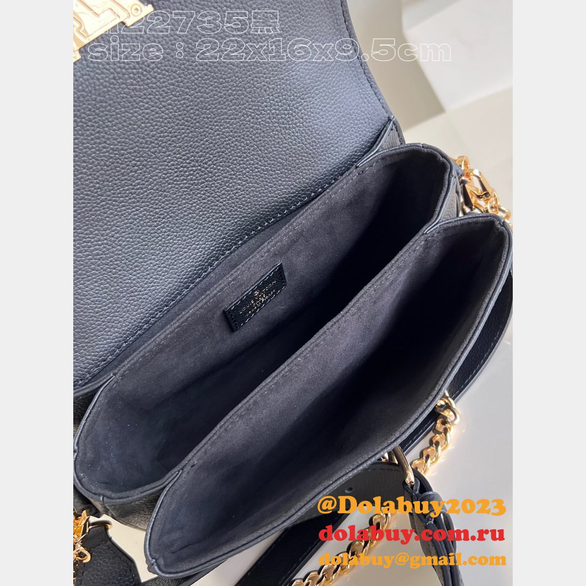 Luxuryin Focuses Oxford Lockme Louis Vuitton Replica M22735 Bag