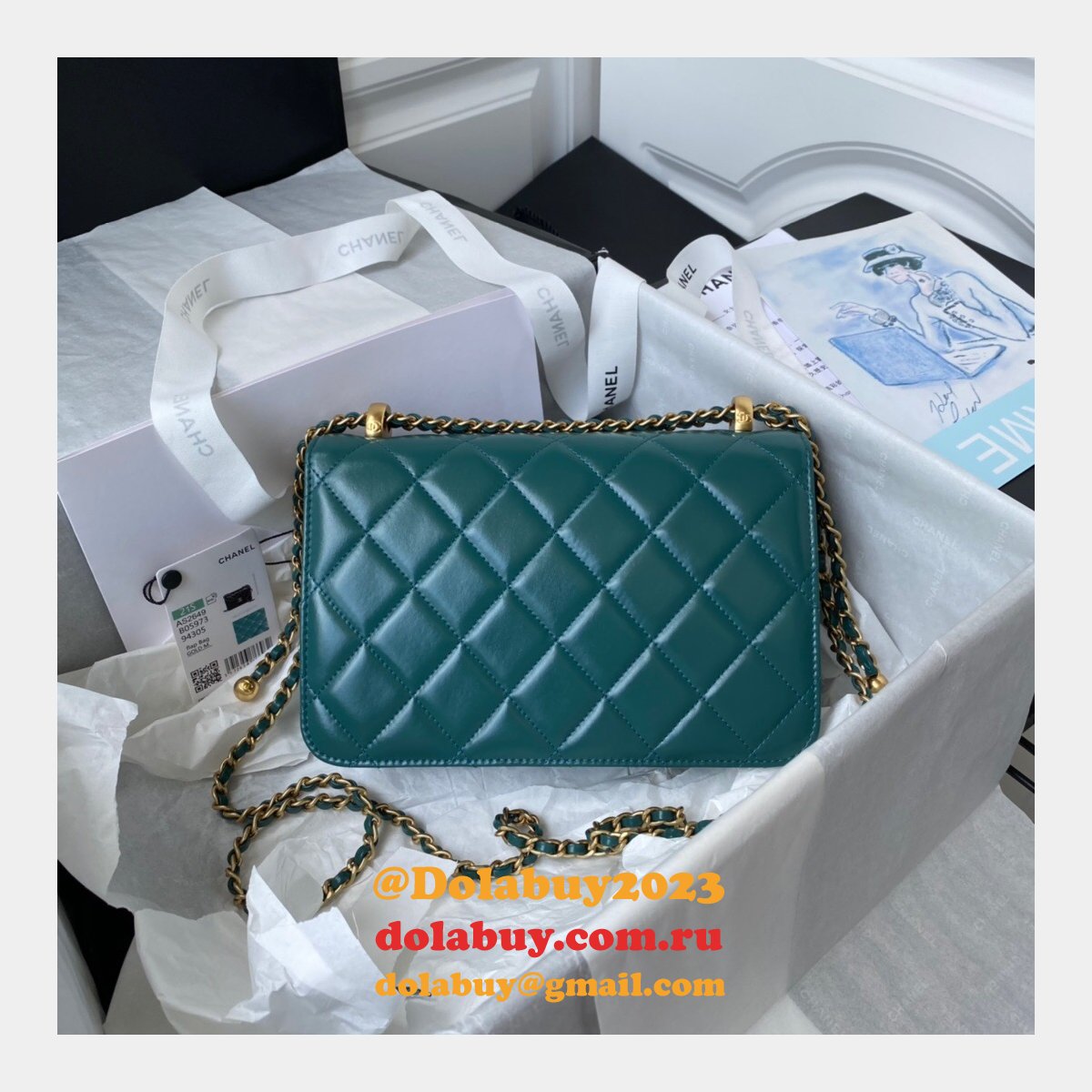 1:1 Replica AS2649 Calfskin & Gold-Tone Metal Flap Bag