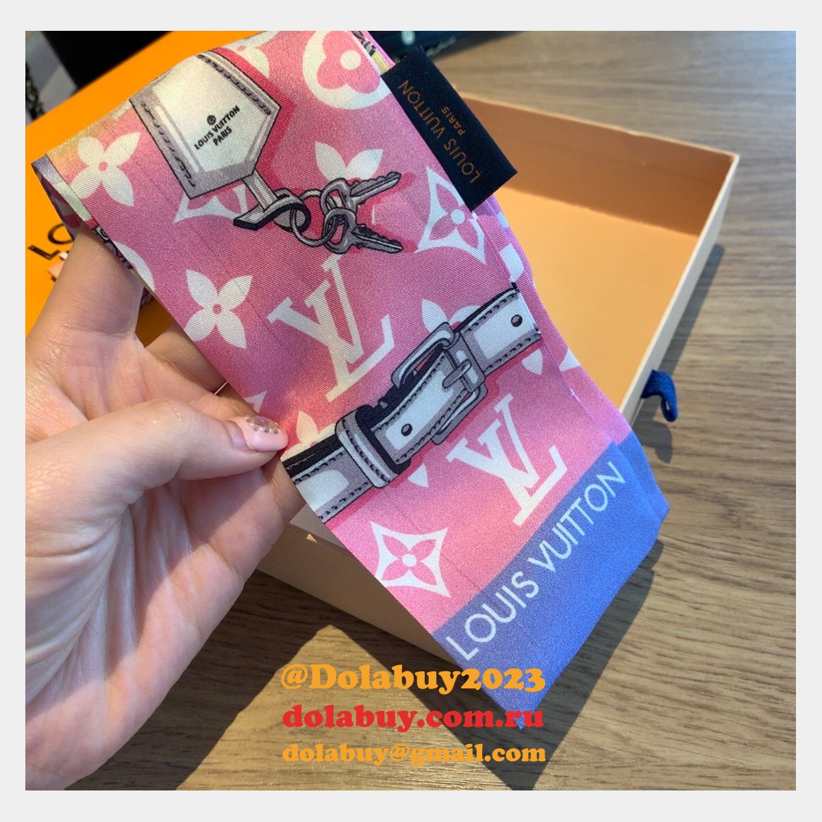 Top Quality Louis Vuitton Monogram Scarves