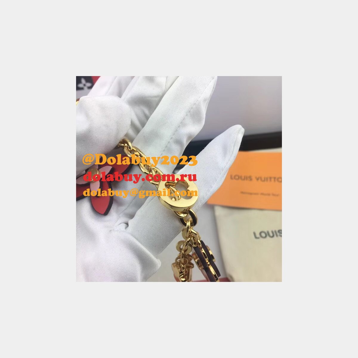 Louis Vuitton M63086 Blooming Flowers Chain Bag Charm and Key