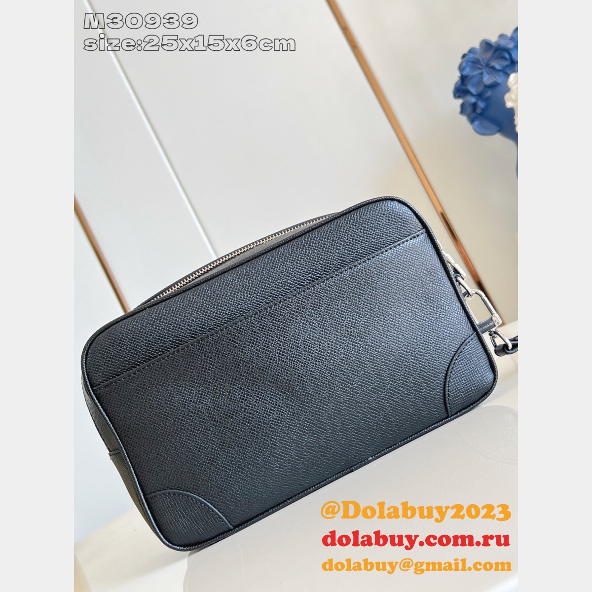 Louis Vuitton Pochette Kasai M30939 Luxury Taiga Leather Black