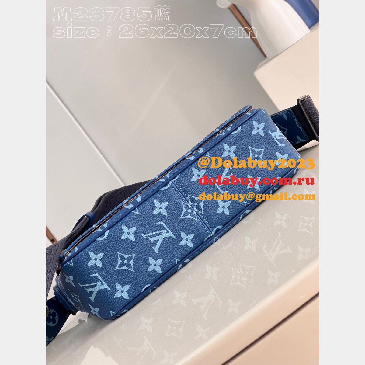 District 1:1 Mirror Monogram M23785 Men Louis Vuitton Replica Bag