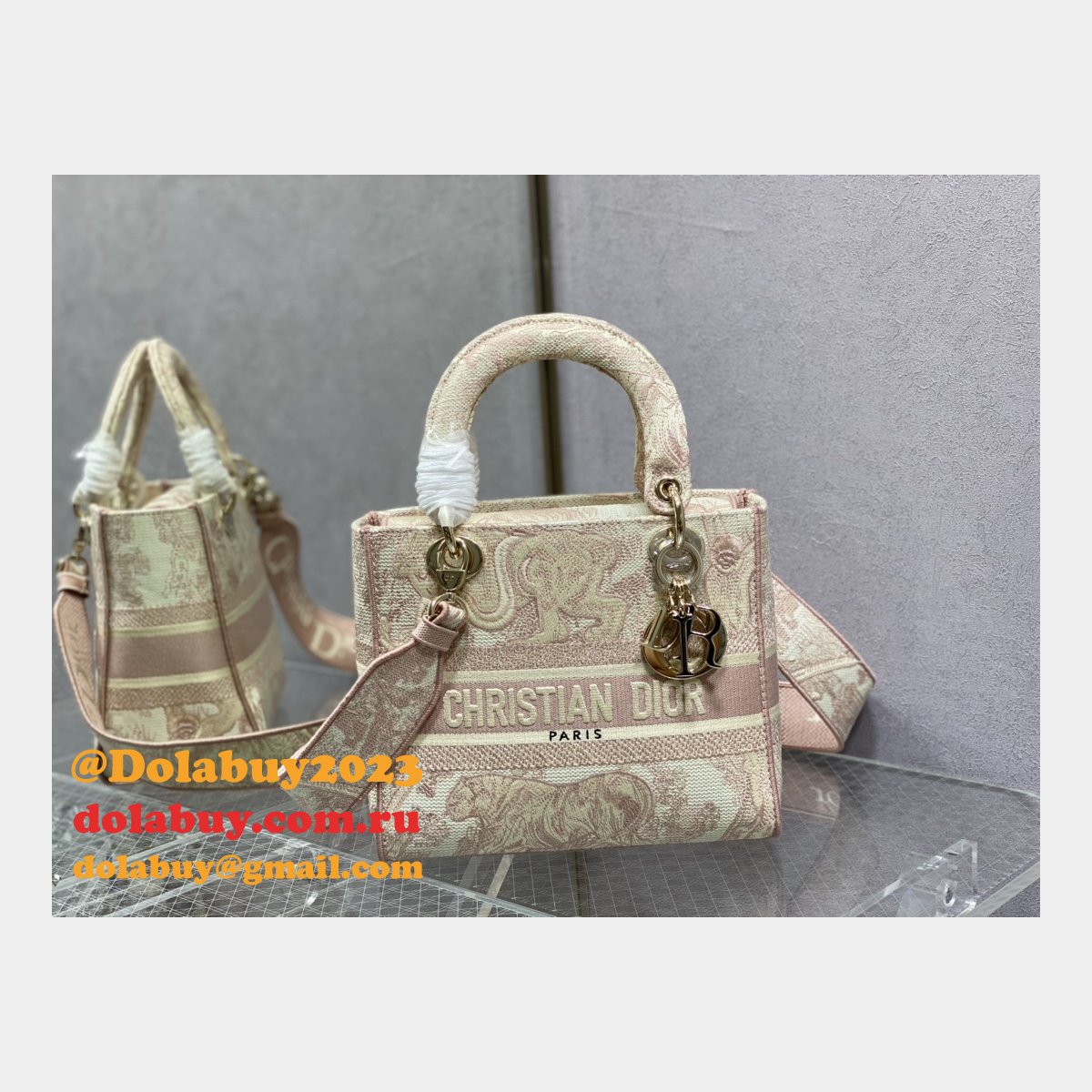 Top Quality Fake Lady Embroidery Canvas Dior 24CM Replica Bag