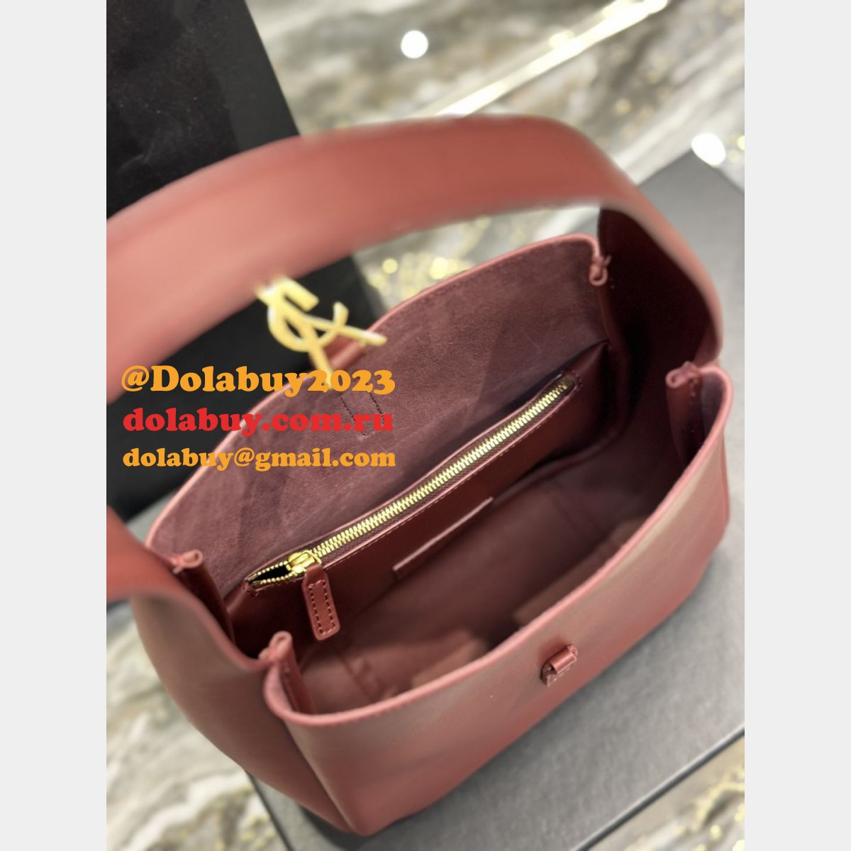 Fake Saint Laurent LE 5 À 7 SOFT 713938 Perfect Bag