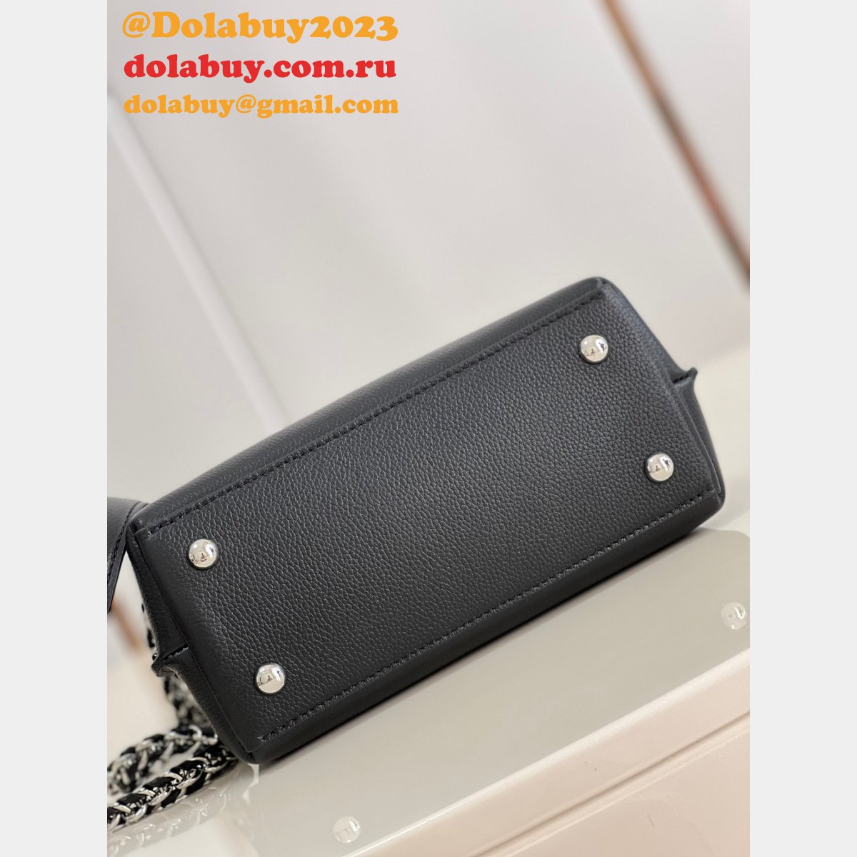 The Best Quality Louis Vuitton Fake LockMe Ever M21088 Bag