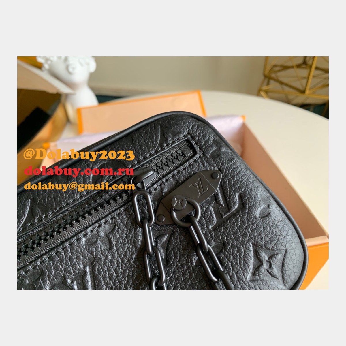 Top Quality Fake Louis Vuitton M55703 Pochette Volga Taurillon Monogram Black
