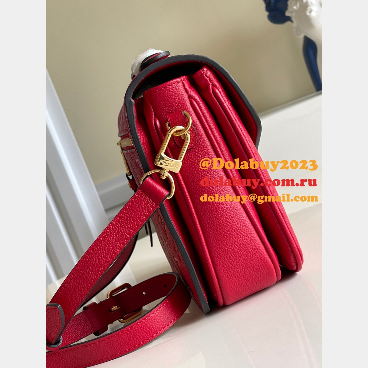 Louis Vuitton Fake Scarlet Red M44155 Pochette Métis
