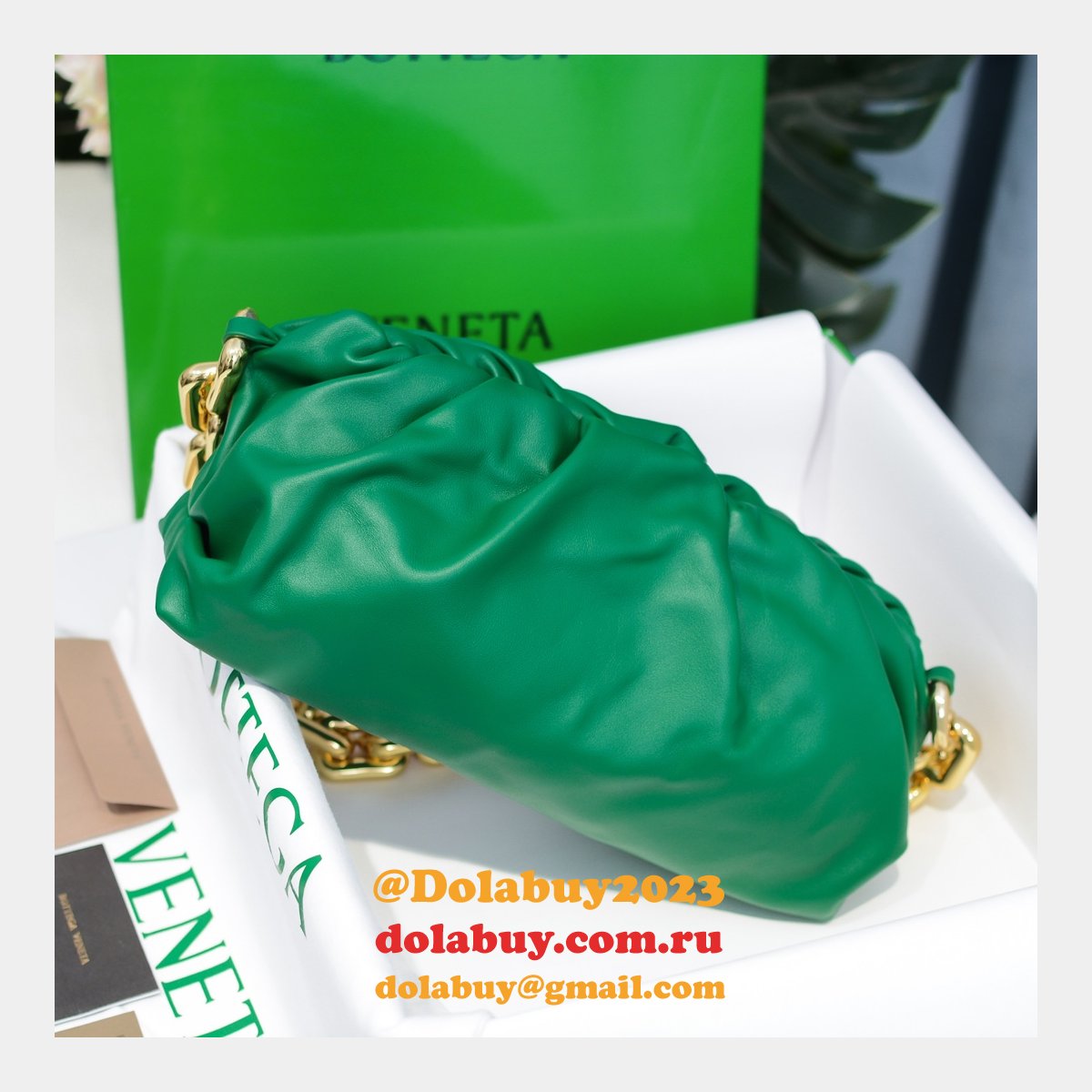 where to find the best replicas b0tte*a Ven*ta 30cm chain pouch bag dupes