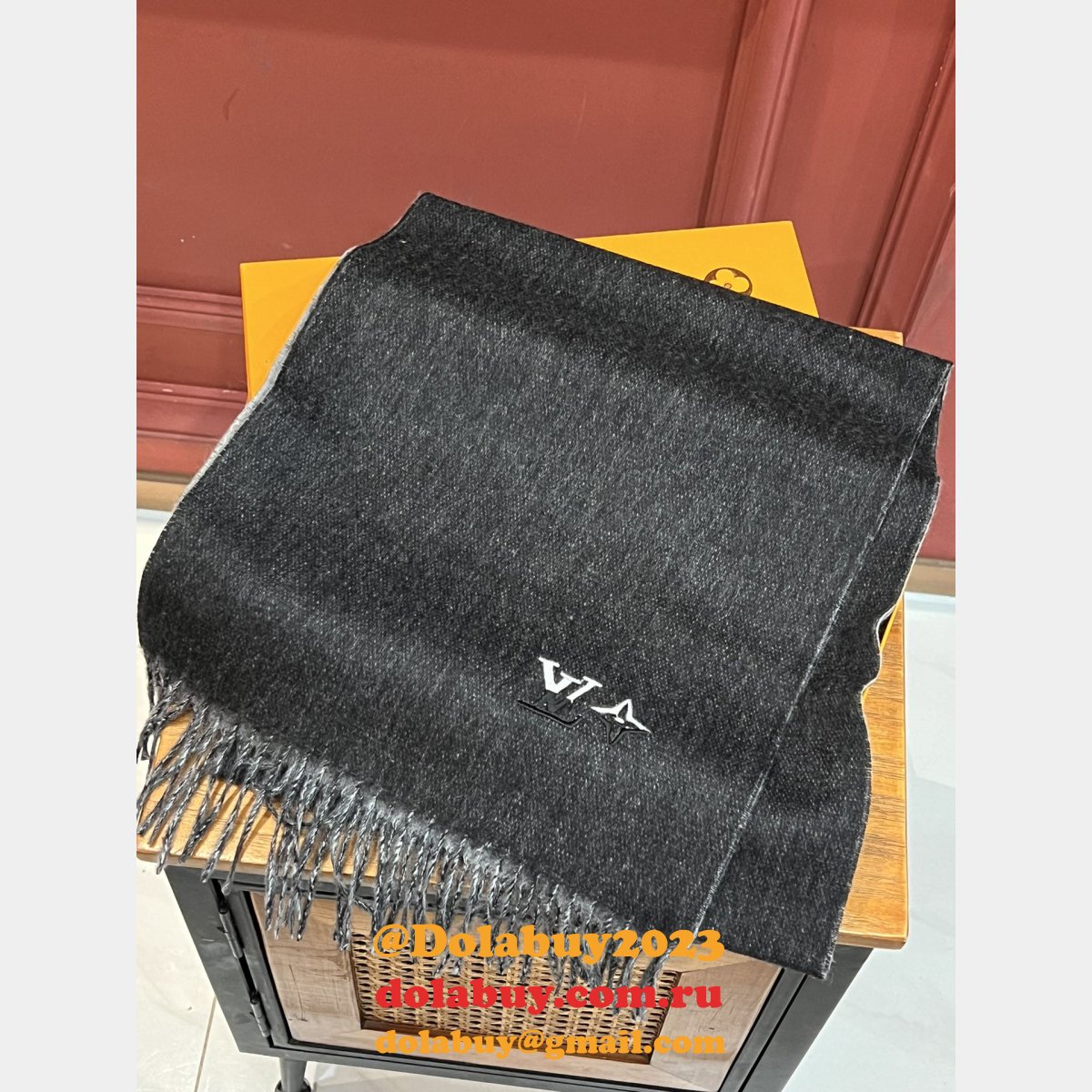 High Quality LV CASHMERE SCARF