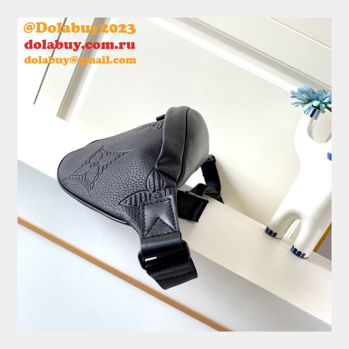 Louis Vuitton 7 Star Discovery Bumbag Taurillon Leather in Black