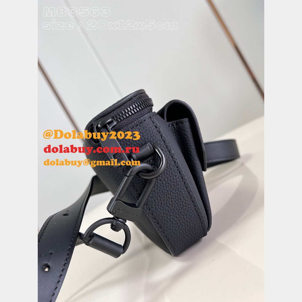 Pilot Wearable Wallet M83563/M83560 LV Aerogram Replica Bags