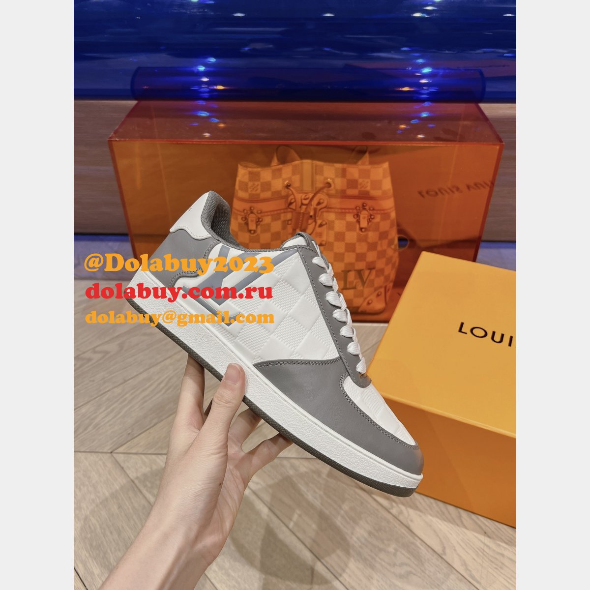 Luxury LOUIS VUITTON Rivoli Sneaker Fashion